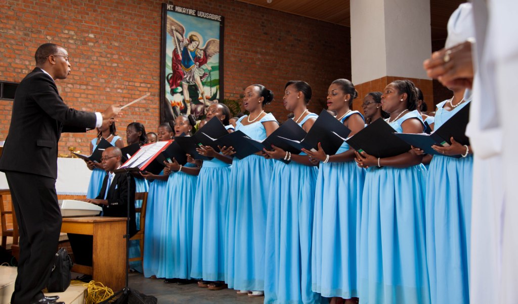 Chorale de Kigali ibarizwa kuri Katederali yitiriwe Mutagatifu Mikayile (Saint Michel), igiye kwizihiza Yubire y’imyaka 50 imaze yogeza ubutumwa binyuze mu muziki